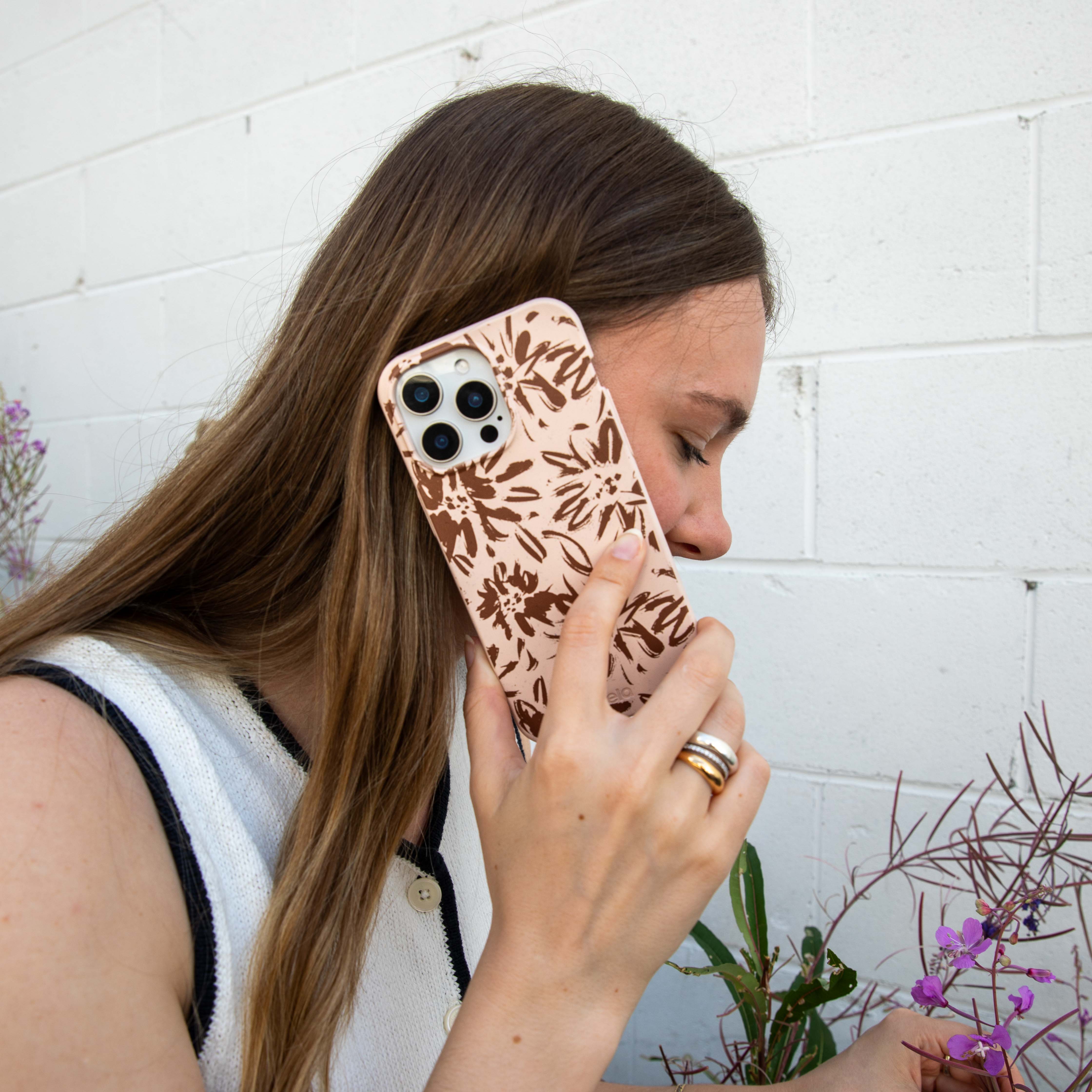 Seashell Petal Burst iPhone 6/6s/7/8/SE Case