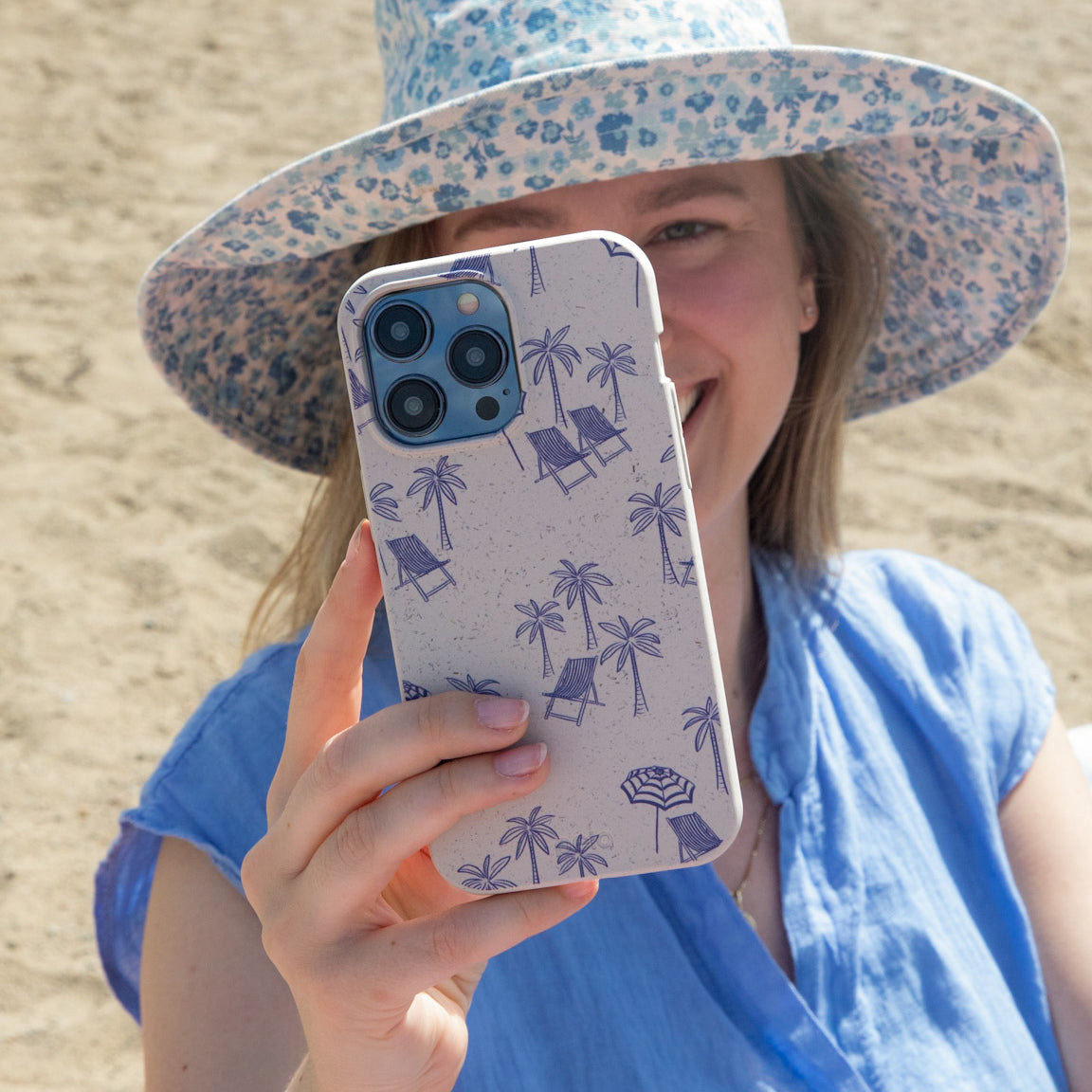 London Fog Coastal Lounging iPhone 17 Pro Max Case - image 2