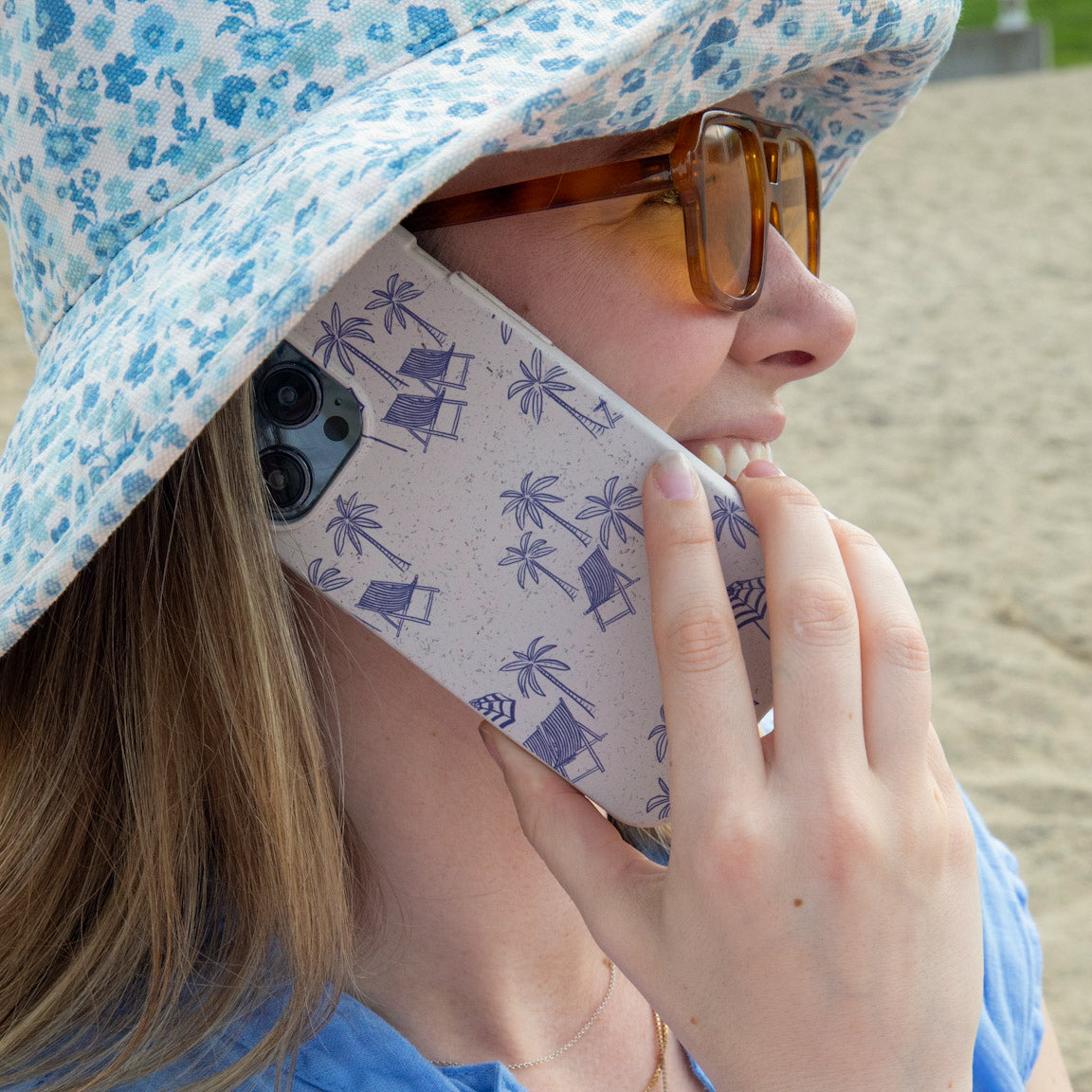 London Fog Coastal Lounging iPhone 17 Pro Max Case - image 3