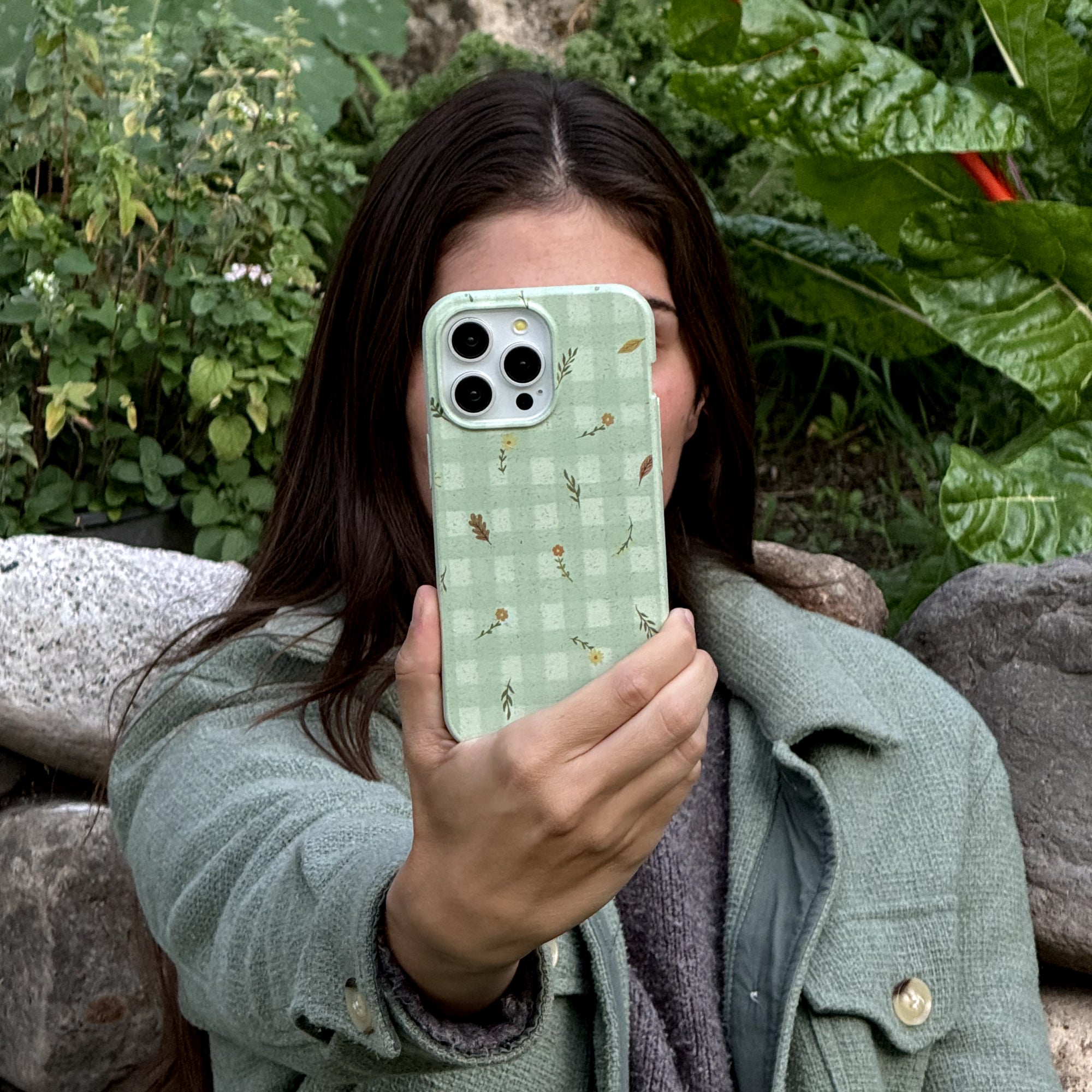 Coque Google Pixel 8a à carreaux vert sauge - image 3