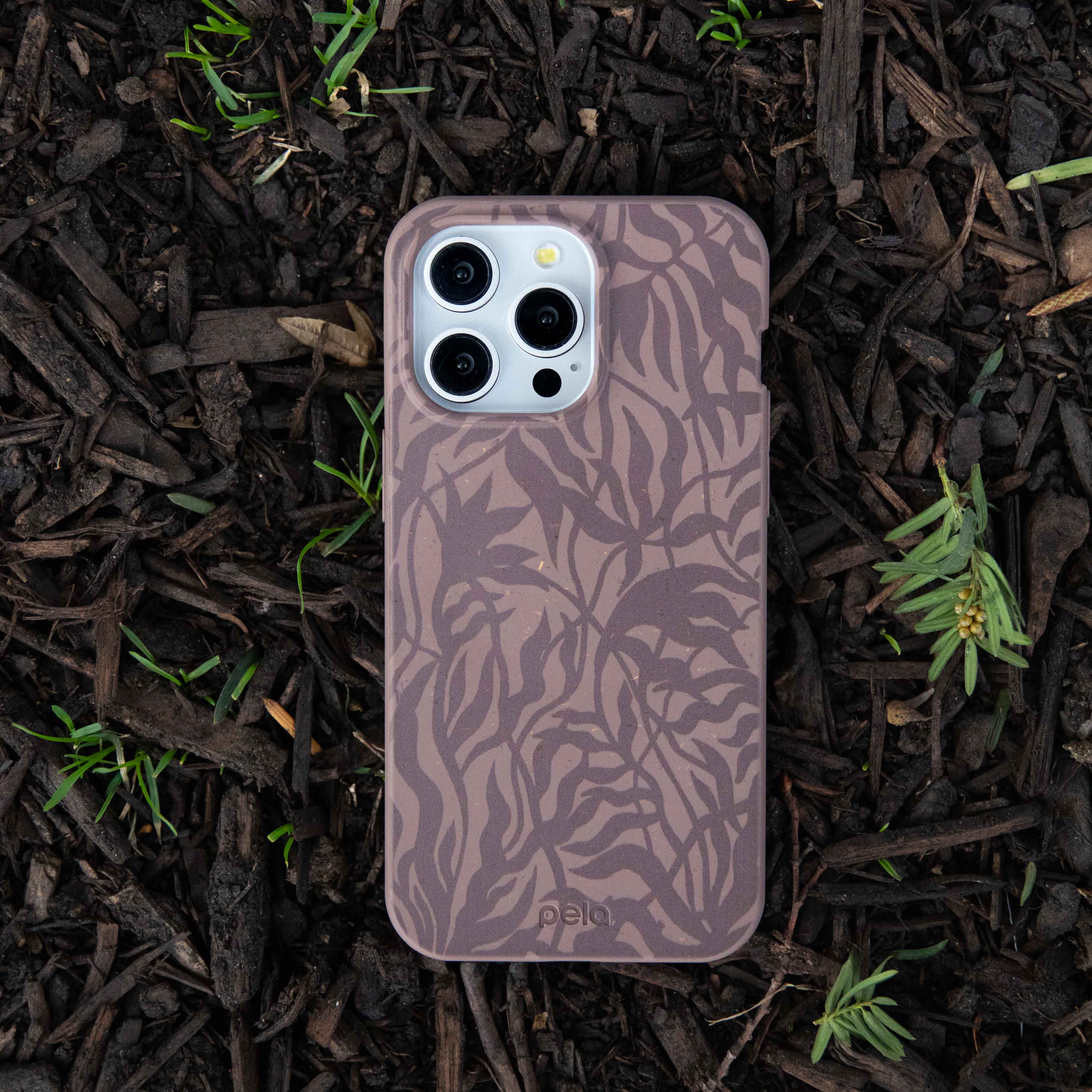 Coque iPhone 17 Pro Max à motif feuilles rustiques marron chocolat - image 4