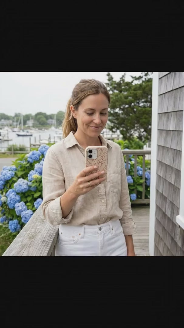 Seashell Tulip Bouquet iPhone 17 Pro Case - Product video demonstration